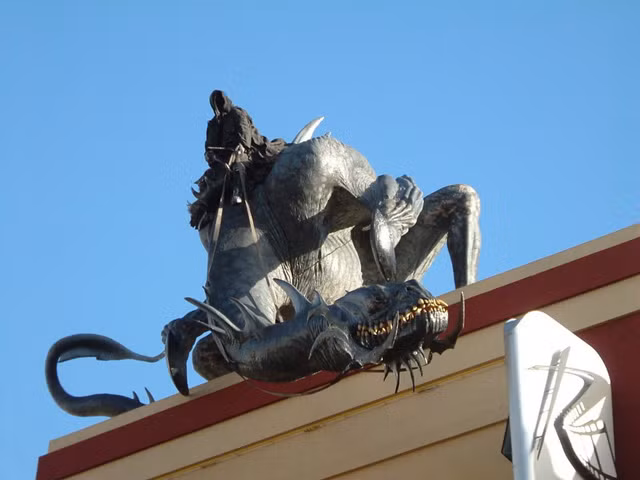 Các nhân vật cùng quái thú trong phim được dựng lại sinh động như thật.