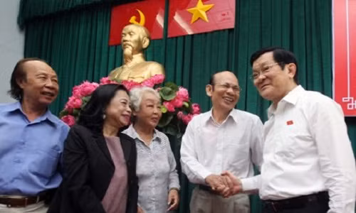 Chủ tịch nước Trương Tấn Sang tiếp xúc cử tri quận 1, TP.HCM sáng 5/12.