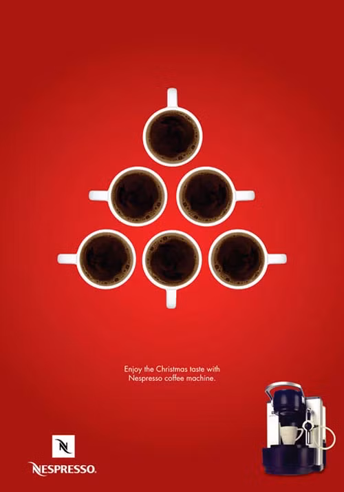 Máy pha cà phê mang đến không khí giáng sinh theo cách riêng.