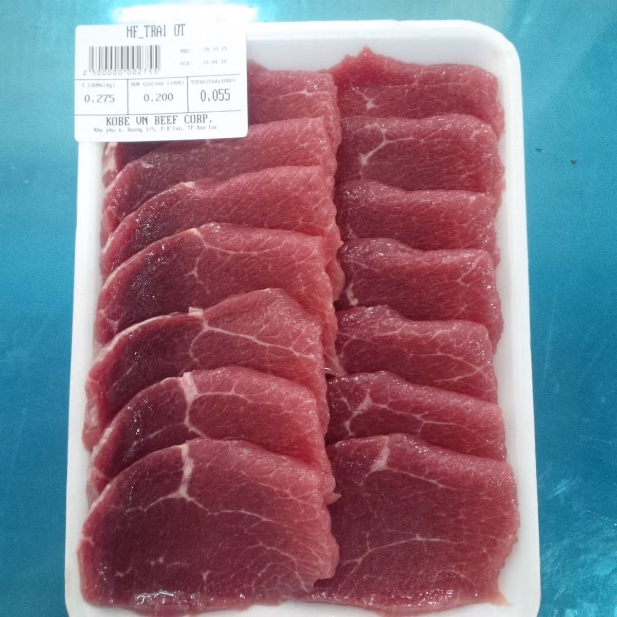 Người ta cho bò ăn thêm cả vào ban đêm để tăng trọng nhanh, cho uống bia để kích thích vị giác khiến chúng ăn uống nhiều hơn và cũng để thức ăn dễ tiêu hóa hơn.