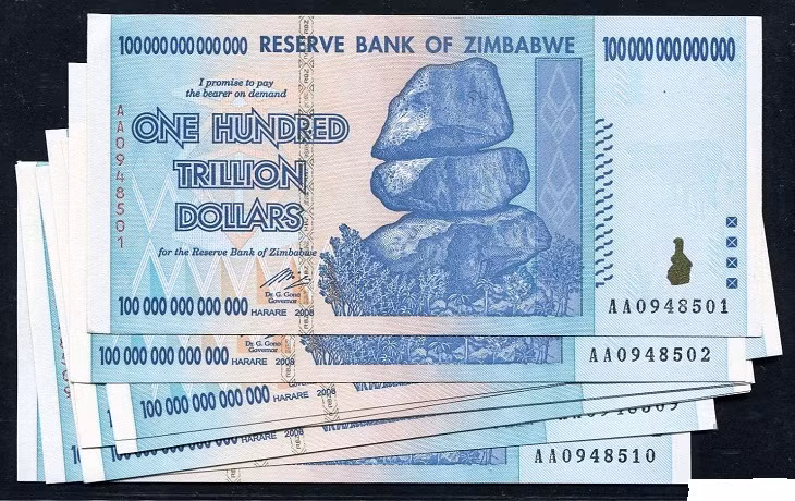 Tờ tiền Zimbabwe 100 nghìn tỷ có giá bán từ 700.000 đồng/tờ. Theo những người bán hàng, phần lớn là chưa qua sử dụng nên những tờ tiền Zimbabwe này còn mới và liền seri nên càng được người chơi trọng dùng hơn.