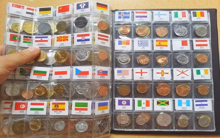 Có giá mềm hơn, từ 1,2 - 1,5 triệu đồng là bộ tiền xu của 120 quốc gia.