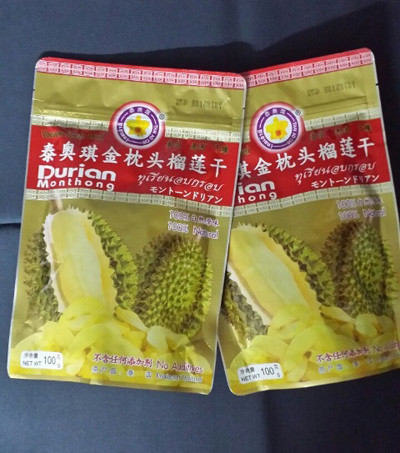 Bên cạnh các loại thủy hải sản khô, hoa quả khô cũng hút khách đặt mua. Sầu riêng sấy Thái Lan có giá từ 150.000 đồng/gói (tùy trọng lượng).