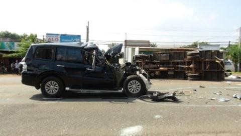 Một vụ tai nạn xảy ra vào khoảng 12h10 trưa 17/10, trên đường ĐT.741, đoạn đi qua huyện Đồng Phú, tỉnh Bình Phước xảy ra khi một xe 7 chỗ biển xanh tông thẳng vào một xe tải chở hàng nông sản. Ảnh: Báo Đất Việt