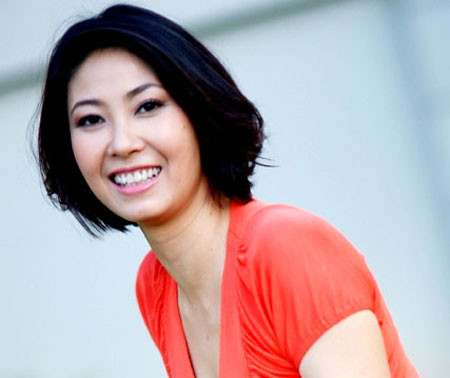 Cuộc ly hôn của vợ chồng hoa hậu Hà Kiều Anh - Nguyễn Gia Thiều cũng tốn giấy mực báo chí, bởi thời điểm này, đại gia Nguyễn Gia Thiều phải vào tù vì trốn thuế 99 tỷ đồng. Trước đó, ông Nguyễn Gia Thiều đã tẩu tán vào tài khoản của vợ 8,4 tỷ đồng.