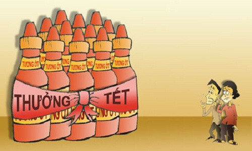 Thời buổi kinh tế khó khăn, một công ty ở TP HCM quyết định thưởng cho mỗi nhân viên một thùng tương ớt ăn Tết, riêng lãnh đạo sẽ được nhận 2 thùng.