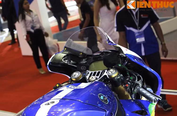 Đương nhiên, những bộ phận như phuộc Ohlins, các hệ thống điện tử... đều sẽ có thể điều chỉnh được, phụ thuộc vào từng điều kiện vận hành cụ thể.