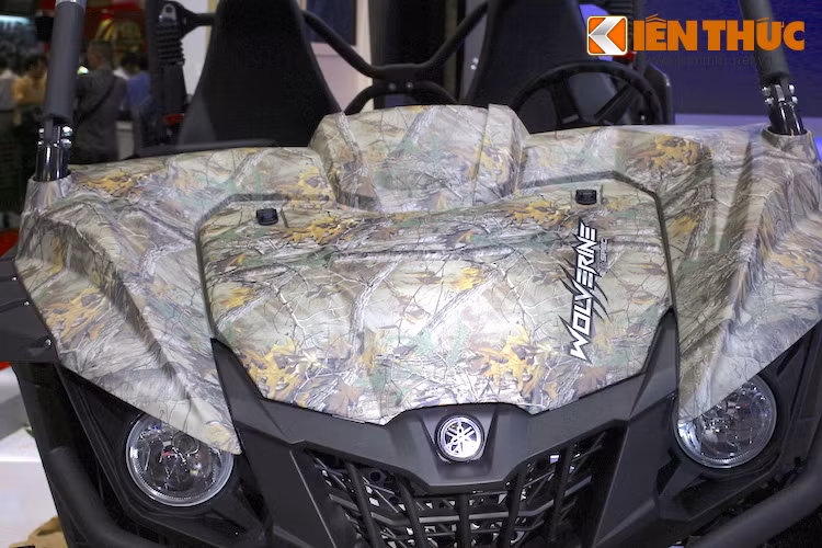 Ở bên dưới nắp ca-pô góc cạnh của Wolverine là một động cơ 708 cc làm mát bằng chất lỏng 4 kỳ, DOHC với công suất không được Yamaha tiết lộ cụ thể. Kèm theo đó là hộp số tự động Ultramatic với 4 cấp số đơn giản là L (tốc độ thấp), H (tốc độ cao), N (mo) và R (lùi).