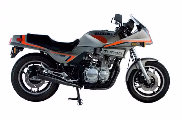 Cũng được sản xuất vào năm 1983, Suzuki XN95 đã bị các đối thủ từ Honda và Yamaha làm "lu mờ" tới nỗi tới ngày nay rất ít người biết tới nó. Thay vì tập trung vào động cơ tăng áp, Suzuki đã chú trọng tới khung của xe trước, khiến XN95 có khả năng điều khiển vượt trội hơn rất nhiều so với Yamaha XJ650 Turbo.