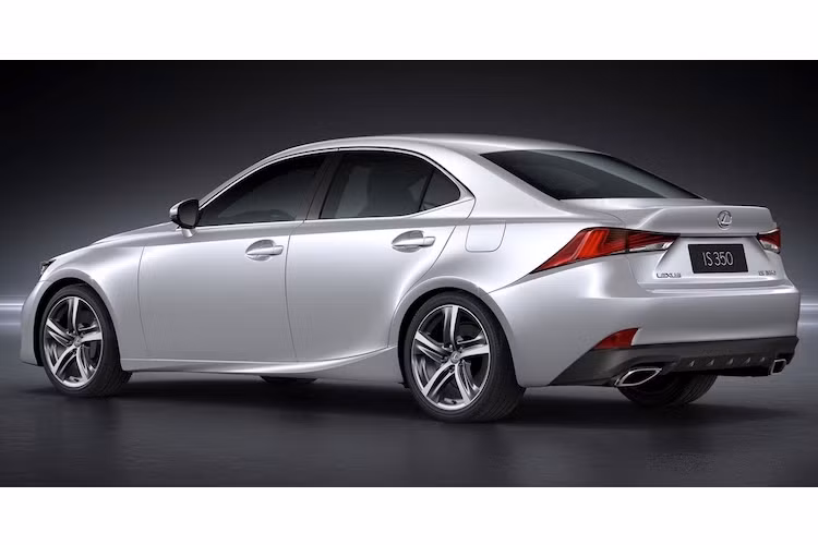 Các phiên bản cao cấp hơn là IS300 và IS350 đều sở hữu động cơ 3.5l V6 nạp khí tự nhiên, nhưng có công suất khác nhau, đạt lần lượt 255 và 306 mã lực.