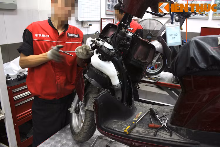 Đối với những chiếc xe được thay họng rót xăng, Yamaha cho biết linh kiện này là bộ phận đường ống thoát chống tràn cho xăng thừa trong quá trình nạp nhiên liệu hoặc đổ quá đầy. Khác với một số xe tay ga khác, Yamaha Grande còn sử dụng đường ống này như ống cân bằng áp suất và gom xăng thừa.