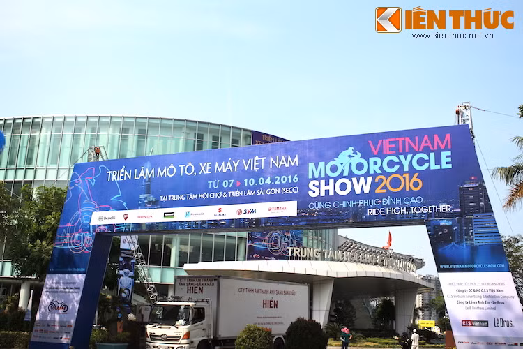  Triển lãm xe máy Việt Nam 2016 mang thông điệp “RIDE HIGH! TOGETHER – Cùng chinh phục đỉnh cao” do Hiệp hội Các nhà sản xuất xe máy Việt Nam (VAMM) và các nhà nhập khẩu xe máy chính hãng phối hợp tổ chức đã kết thúc vào lúc 18h00 ngày 10/04/2016.