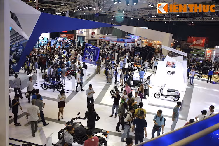 Thêm vào đó, 141.638 lượt khách tham quan, bao gồm 110.138 lượt khách tham quan khu trưng bày trong nhà, khoảng 31.500 lượt xem biểu diễn tại khu trưng bày ngoài trời và 422.796 lượt tương tác trên Fanpage chính thức trong tuần diễn ra triển lãm là những minh chứng thuyết phục nhất về sự thành công của Triển lãm Môtô, Xe máy Việt Nam 2016.