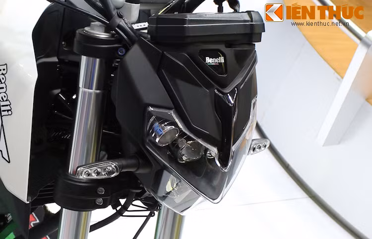 So với các đối thủ, Tornado Naked T sở hữu thiết kế khá độc đáo và góc cạnh, mang đậm phong cách Benelli từ ngay cả trước khi bị mua lại bởi người Trung Quốc.