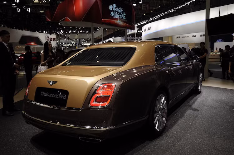 Theo Bentley, hãng sẽ chỉ sản xuất tổng cộng 50 chiếc Mulsanne First Edition trên toàn Thế giới.