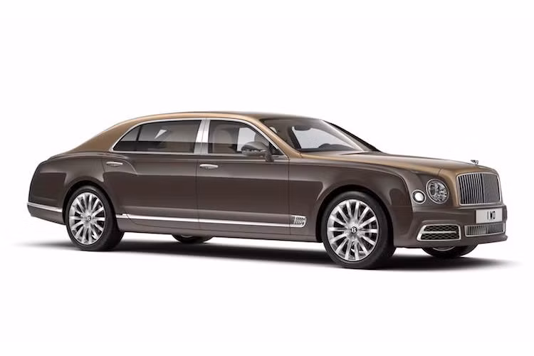 Phiên bản đặc biệt Bentley Mulsanne First Edition dựa trên nền tảng của chiếc Musanne nâng cấp đời 2017 vừa được ra mắt tại triển lãm Geneva và sẽ có mặt ở cả 4 model của dòng xe là Mulsanne thường, Mulsanne Speed và Mulsanne EWB "thân dài".