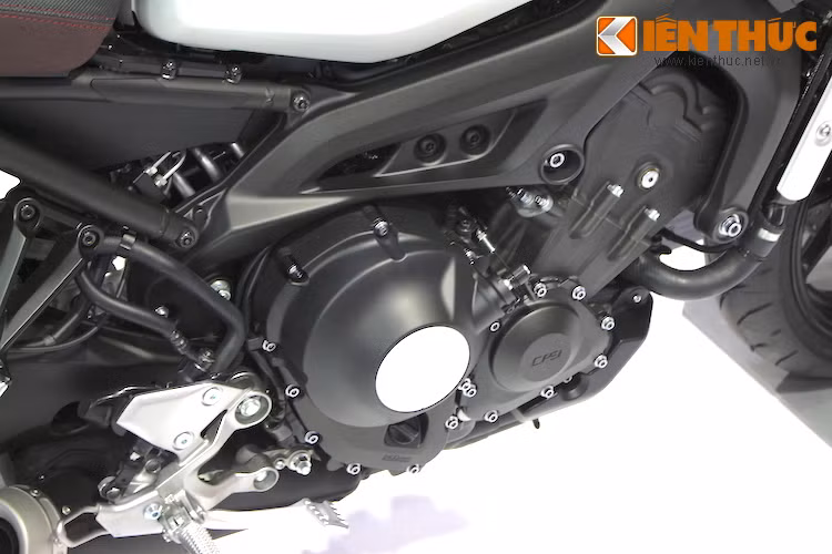 Bộ khung và động cơ của XSR900 hoàn toàn giống với chiếc naked bike MT-09 của Yamaha.