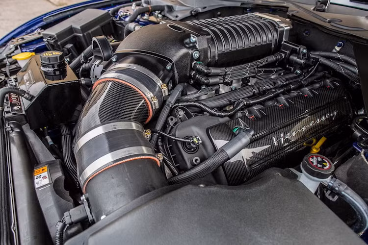 Tuy nhiên sau khi được Hennessey trang bị cho một bộ siêu nạp có dung tích lên tới 2,9 lít cùng hàng loạt các cải tiến động cơ khác, cỗ máy này đã đạt công suất tối đa lên tới 774 mã lực cùng mô-men xoắn cực đại lên tới 878 Nm.