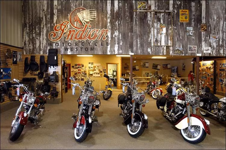 Hiện nay, cả 2 hãng xe Victory và Indian Motorcycles đều đang nằm dưới sự quản lý của tập đoàn môtô Mỹ Polaris. Việc cả 2 thương hiệu lừng danh nước Mỹ này chính thức bước chân vào thị trường Việt Nam đã một lần nữa cho thấy nhu cầu ngay càng cao đối với các dòng môtô phân khối lớn của người tiêu dùng.