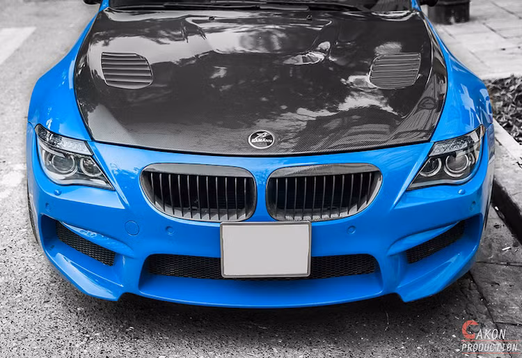 Ở thế hệ này, M6 được trang bị động cơ V10 5.0l nạp khí tự nhiên theo phong cách xe đua công thức 1 dưới nắp ca-pô, với công suất tối đa 500 mã lực và mô-men xoắn cực đại 520 Nm.