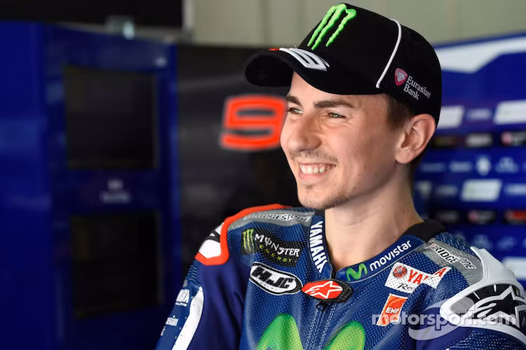 Nhận xét về sự ra đi của Lorenzo, thông cáo chính thức từ Yamaha chỉ nói rằng "mối quan hệ giữa anh và hãng sẽ chấm dứt vào cuối mùa giải 2016, để anh có thể tiếp tục bước tới những thử thách mới.