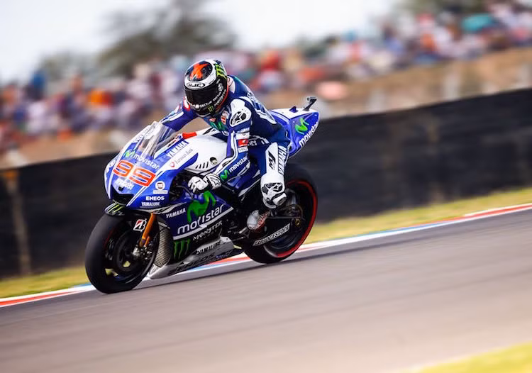 Với quyết định rời bỏ đã được "chốt", 2016 sẽ là mùa giải cuối cùng của Lorenzo dưới màu áo đội Yamaha. Ngoài 3 chức vô địch kể trên, anh cũng đã từng cùng Yamaha đi qua 141 cuộc đua, với 41 chiến thắng chung cuộc và 99 lần bước lên bục dành cho 3 tay đua xuất sắc nhất.