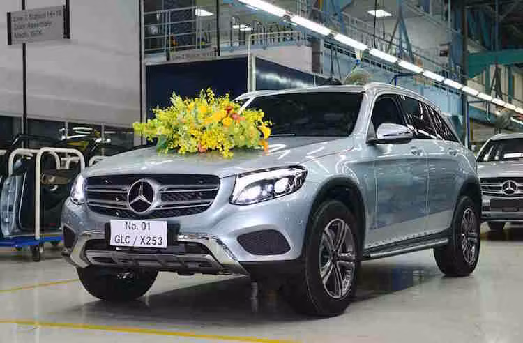 Dây chuyền lắp ráp của GLC tại nhà máy của Mercedes tại Việt Nam tuân thủ theo đúng tiêu chuẩn của tập đoàn Daimler. Chỉ riêng thân xe đã được sơn nhúng tĩnh điện theo công nghệ Zircobond hiện đại bậc nhất và sơn màu theo quy trình khép kín. Các bộ phận và linh kiện của xe cũng được nhập trực tiếp từ Đức.