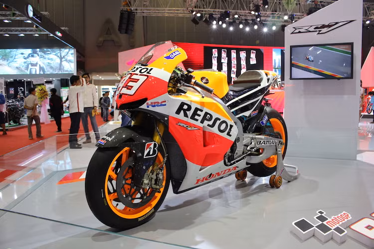 Mẫu siêu môtô đua Honda RC213V chính thức bắt đầu tham gia các cuộc đua tại giải MotoGP kể từ mùa giải 2012 tới nay. Chữ "RC" trong tên gọi của chiếc xe ám chỉ nó là một mẫu xe đua 4 kỳ, số 213 mang ý nghĩa là mẫu xe MotoGP thứ 3 của Honda trong Thế kỷ 21 và chữ V tượng trưng cho cách bố trí xi-lanh của động cơ.