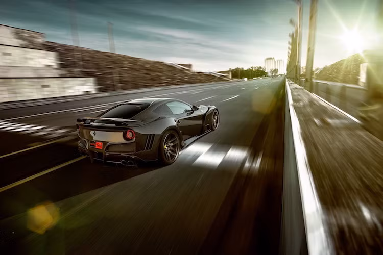 Không chỉ nâng cấp vẻ ngoài, Novitec cũng không quên tập trung cải thiện nhẹ hiệu năng của F12Berlinetta bằng bộ nâng cấp động cơ với gói độ N-Largo S.