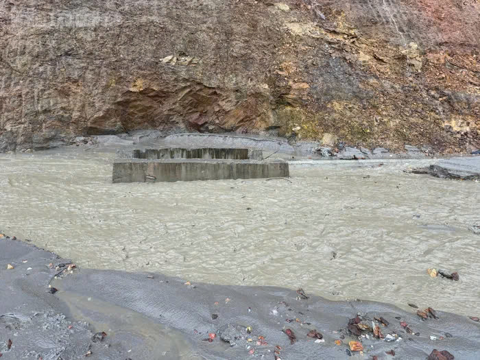 Bùn tràn xuống đường vành đai nghìn tỉ ở Đà Nẵng - Hình 4 Bun tran xuong duong vanh dai nghin ti o Da Nang-Hinh-4