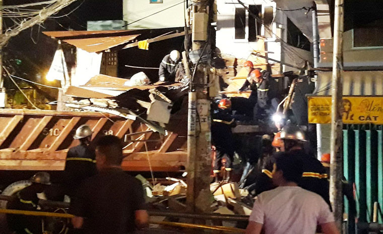 Cú tông khủng khiếp khiến nhiều người chứng kiến một phen kinh hoàng.