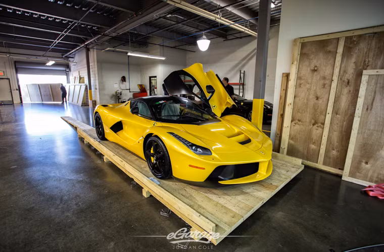 Xe được trang bị động cơ 6.3 lít V12 cùng với một động cơ điện, giúp LaFerrari có tổng công suất lên đến 950 mã lực.