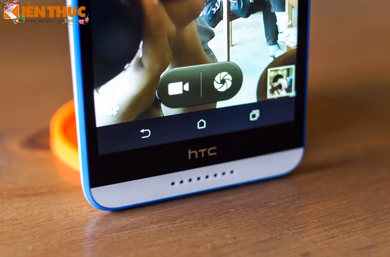 Giao diện chụp ảnh của máy rất đơn giản.