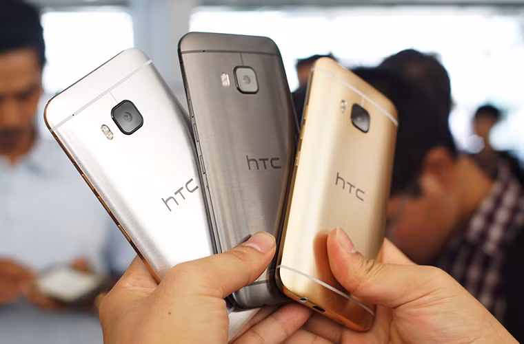 Máy có sẵn ba màu đề người dùng lựa chọn