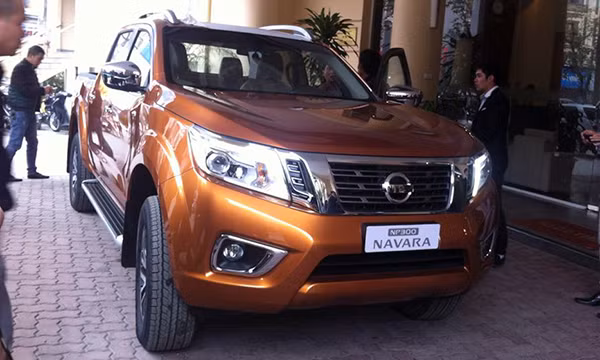 Nissan Navara 2015 bat ngo lo dien tai Ha Noi