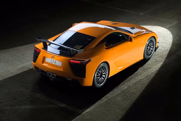 Lexus LFA se van chua co nguoi 