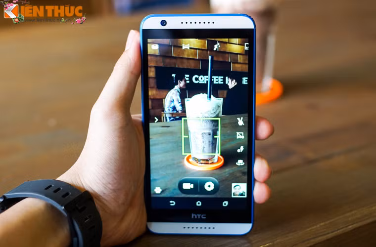 Điểm đáng chú ý nhất của Desire 820S chính là khả năng bắt nét theo chủ thể, dù cả khi bạn di chuyển góc may hay điểm lấy nét chuyển động.