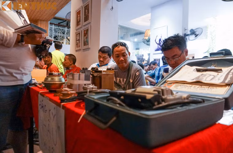 ...cho đến món đồ cổ hiếm có khó tìm