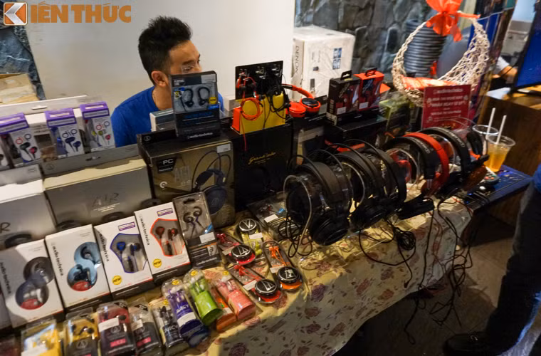 Độ phong phú và hấp dẫn của mặt hàng âm thanh cũng không hề kém cạnh