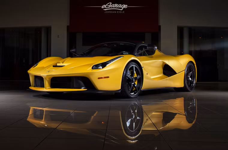 Chỉ có 499 chiếc LaFerrari được sản xuất với giá bán lên đến 1,3 triệu USD và tất cả đều đã có chủ.