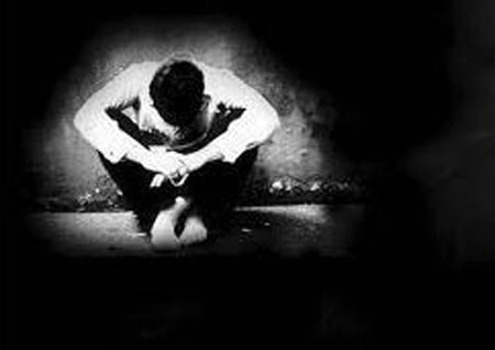 Phat hien nguoi dan ong doc than chet thoi trong nha