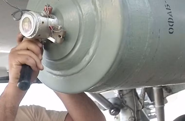 Các hình ảnh RT cung cấp cho thấy hiện tại Nga vẫn sử dụng các loại bom không điều khiển.