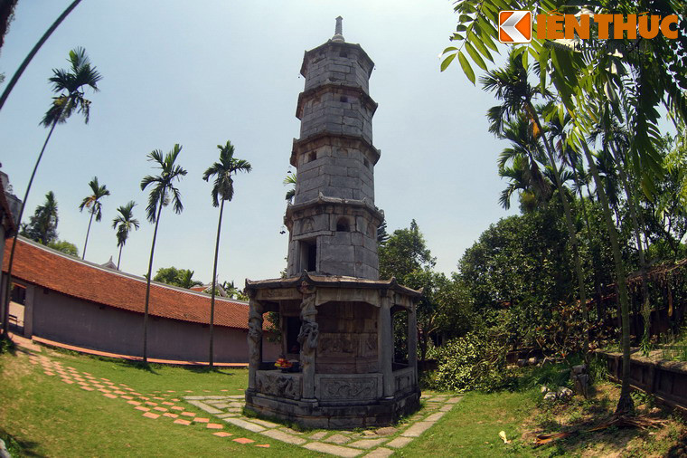3. Nằm trong khuôn viên chùa Bút Tháp, ngôi chùa cổ nổi tiếng của xã Đình Tổ, huyện Thuận Thành, tỉnh Bắc Ninh, tháp Báo Nghiêm được xây vào khoảng thế kỷ 17-18, là một kiệt tác kiến trúc thể hiện tài ghép đá và nghệ thuật điêu khắc tuyệt vời của người thợ Việt Nam xưa.