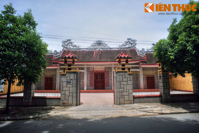 Công trình tiếp theo là chùa Triều Châu, một ngôi chùa có quy mô rất bề thế, là nơi thờ những vong linh phiêu bạt đến từ Triều Châu.