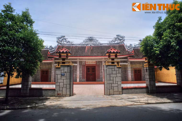 Công trình tiếp theo là chùa Triều Châu, một ngôi chùa có quy mô rất bề thế, là nơi thờ những vong linh phiêu bạt đến từ Triều Châu.