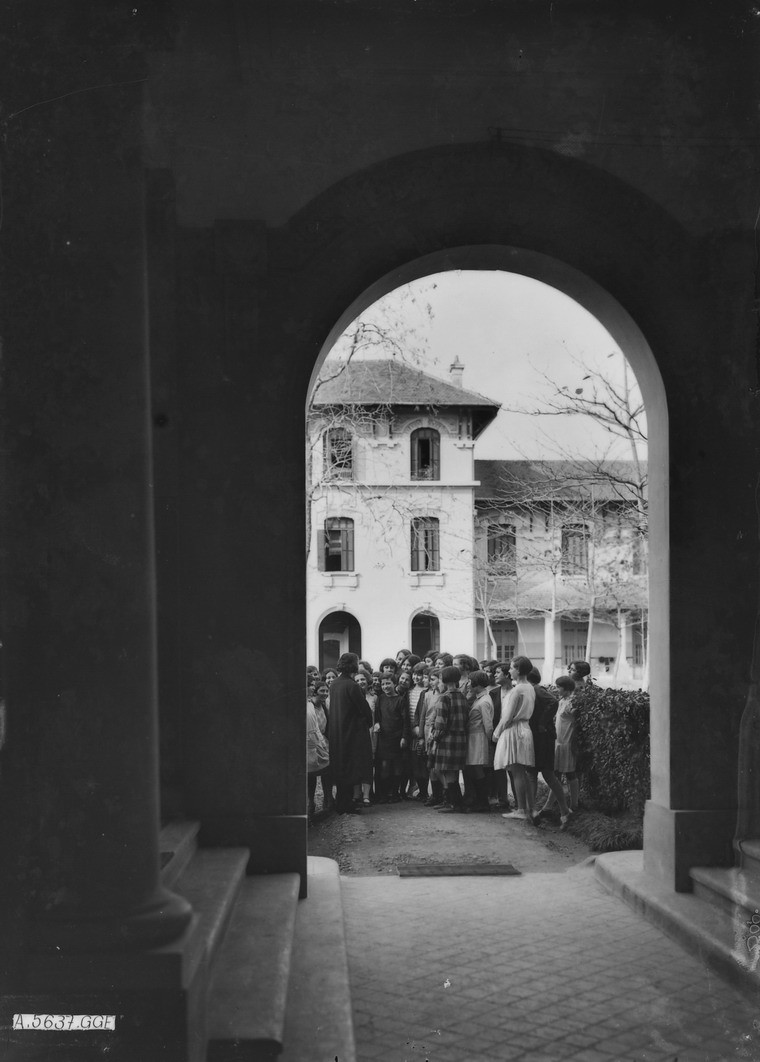 Khung cảnh nhìn từ sảnh vào.