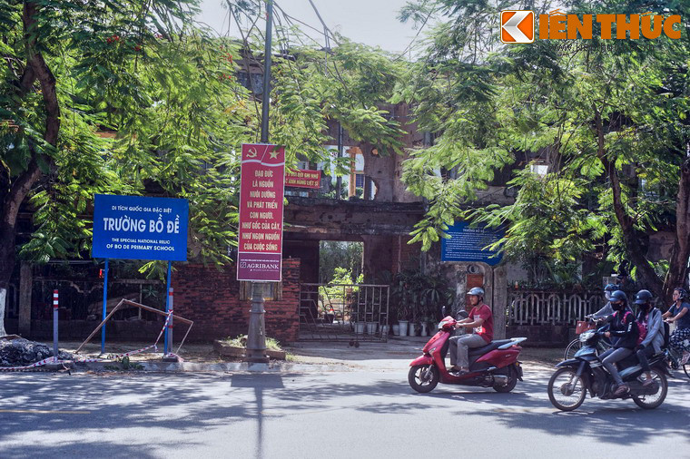 Nằm trên đường Trần Hưng Đạo, cạnh Quốc lộ 1A thuộc địa phận thị xã Quảng Trị, tỉnh Quảng Trị, trường Bồ Đề là một di tích lịch sử đặc biệt của cuộc kháng chiến chống Mỹ cứu nước.