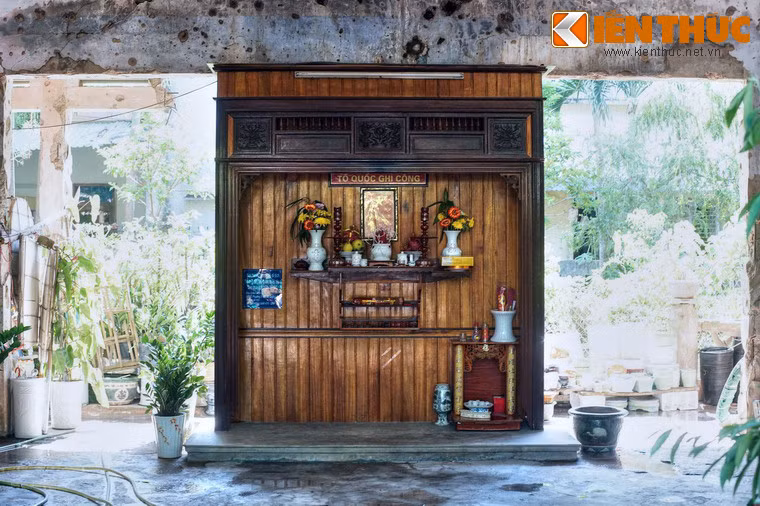 Khi ghé thăm ngôi trường này, xin chớ quên thắp một nén hương tưởng niệm cho những tháng ngày đau thương đã qua…