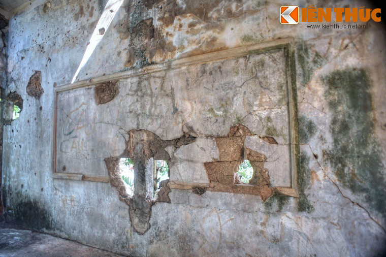 Những tấm bảng trở thành nơi lưu giữ bài học không bao giờ phai mờ về sự nghiệt ngã của chiến tranh.