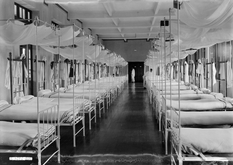 Bên trong phòng ký túc xá.